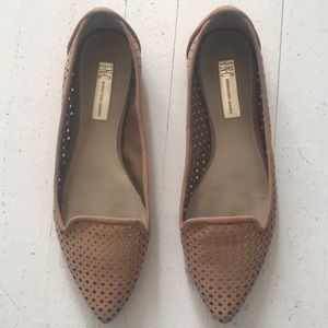 Pointy toe flats